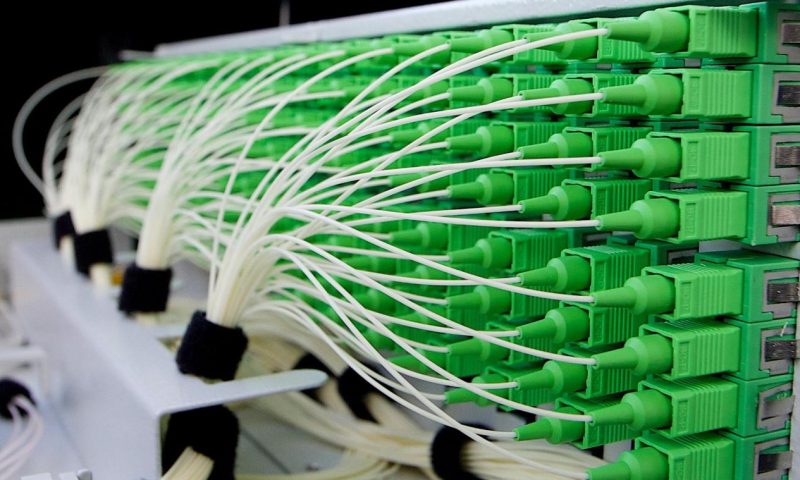 Installation de fibre optique : Quels sont les avantages pour votre entreprise ?