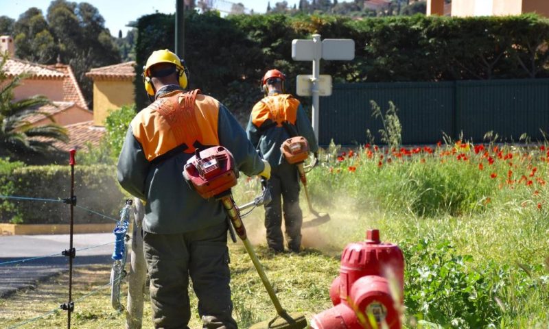 L’entretien urbain repensé : le débroussaillage au service des espaces publics